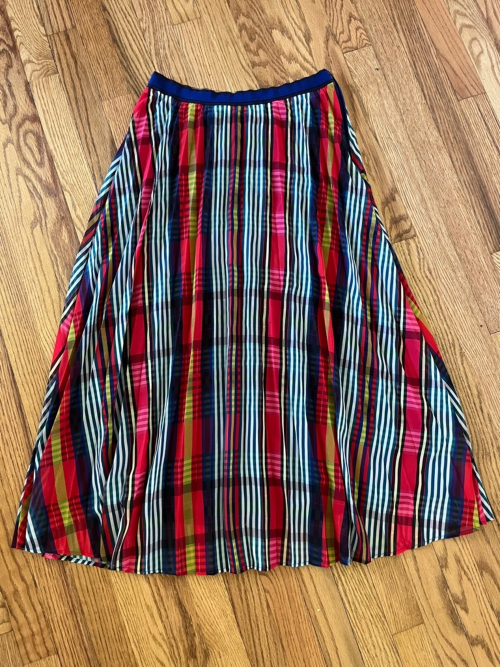 Maeve (Anthropologie) Pleated A-Line lightweight flowy plaid midi skirt